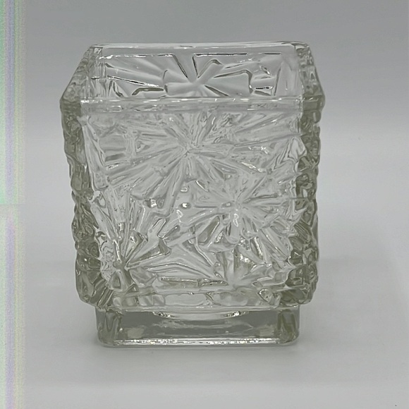 AVON CLEAR GLASS CANDLE HOLDER - Picture 2 of 7